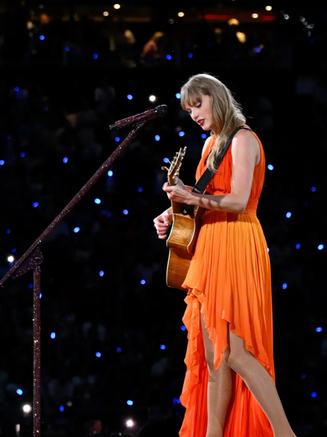 Taylor Swift starts Gelsenkirchen acoustic set with fan aid call.